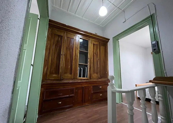 Cross House Historical Greek House With 3 Floors And Courtyard Ayvalı