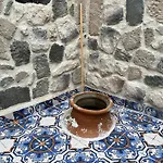 빌라 Cross House Historical Greek House With 3 Floors And Courtyard Ayvalı