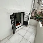 빌라 Cross House Historical Greek House With 3 Floors And Courtyard *