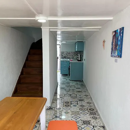 Cross House Historical Greek House With 3 Floors And Courtyard