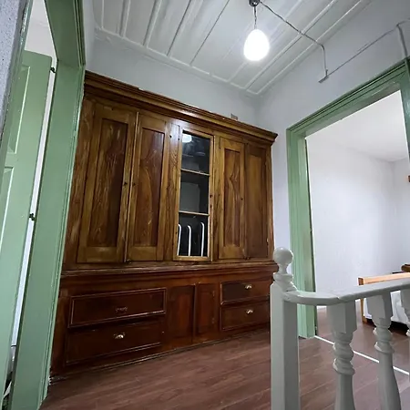 Cross House Historical Greek House With 3 Floors And Courtyard Ayvalik