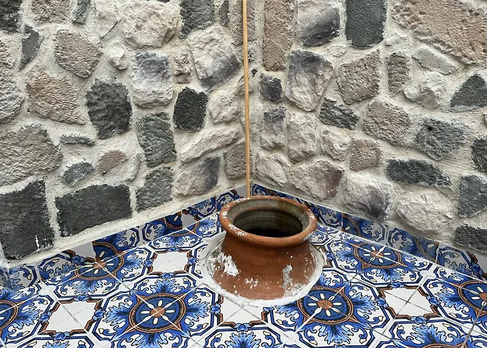 Вилла Cross House Historical Greek House With 3 Floors And Courtyard Айвалык